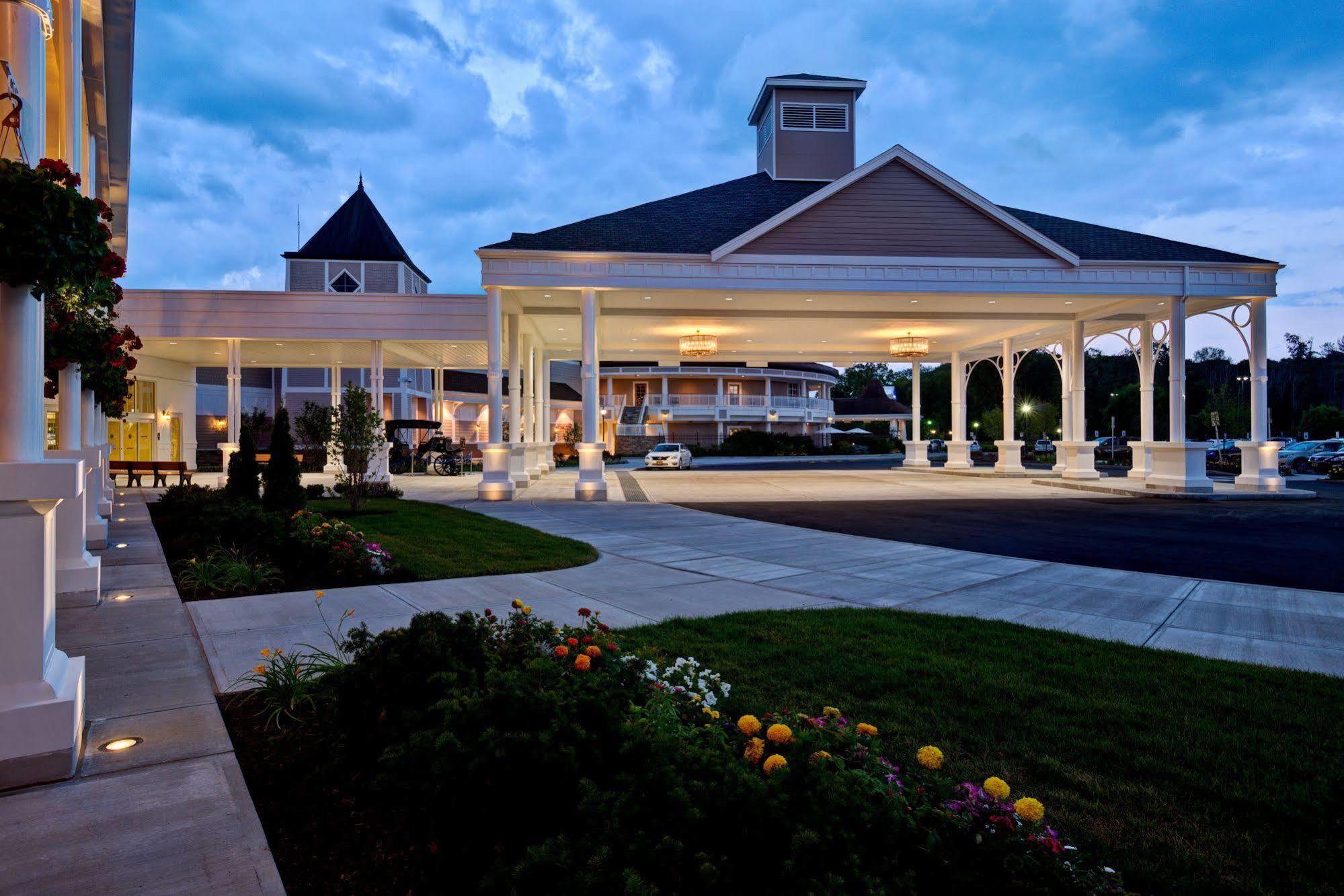 Saratoga Casino Hotel Saratoga Springs Exterior photo